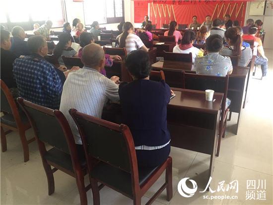 碧峰峽鎮(zhèn)七老村五議決策法照片 碧峰峽鎮(zhèn)七老村五議決策法照片