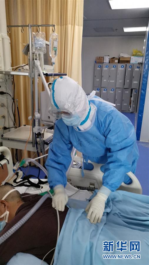 （一線抗疫群英譜·圖文互動(dòng)）（2）“從高原奔赴平原，我們傾囊相助”——青海援湖北醫(yī)療隊(duì)女醫(yī)生戴春的故事 