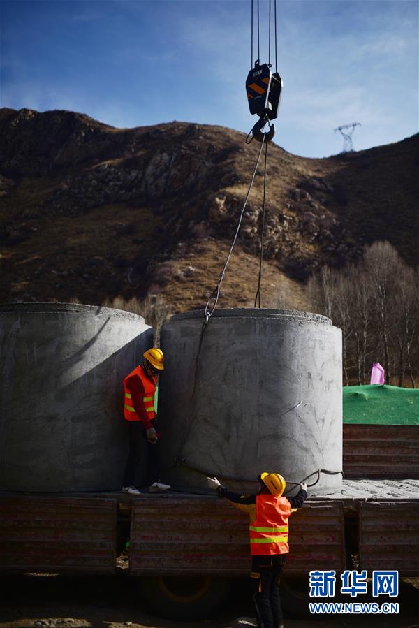 （中國經(jīng)濟(jì)新觀察·圖文互動）（4）重大投資項目開復(fù)工提速 吹響中國經(jīng)濟(jì)復(fù)蘇“沖鋒號”