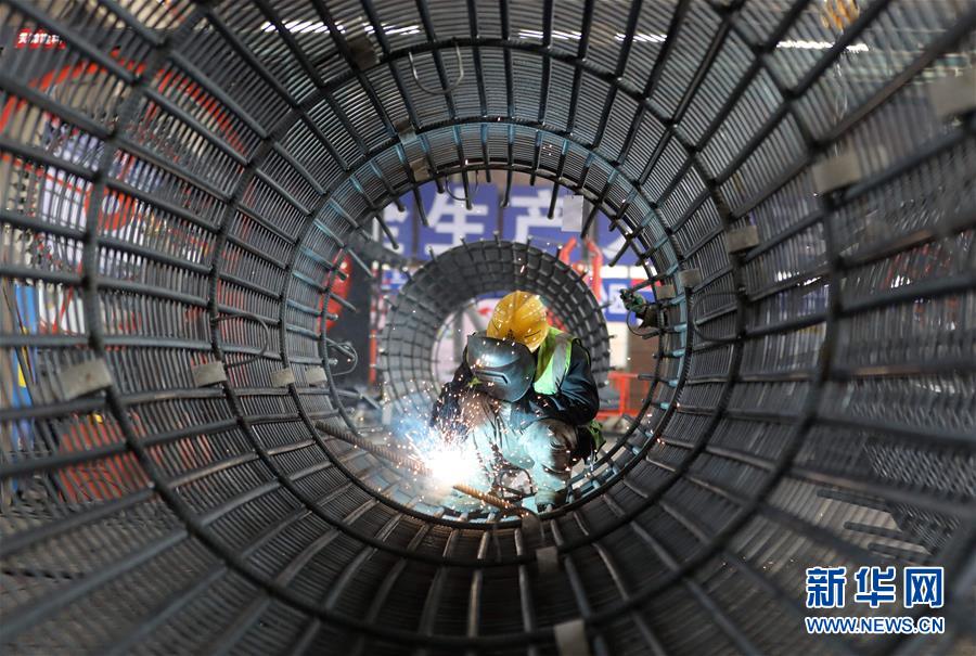 （中國經(jīng)濟(jì)新觀察·圖文互動）（3）重大投資項目開復(fù)工提速 吹響中國經(jīng)濟(jì)復(fù)蘇“沖鋒號”