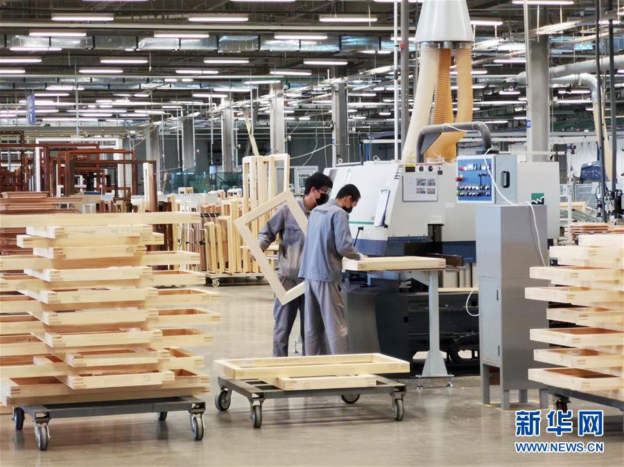 （在習(xí)近平新時(shí)代中國特色社會(huì)主義思想指引下——新時(shí)代新作為新篇章·習(xí)近平總書記關(guān)切事·圖文互動(dòng)）（2）陽光總在風(fēng)雨后——中小企業(yè)在疫情中迎難而上