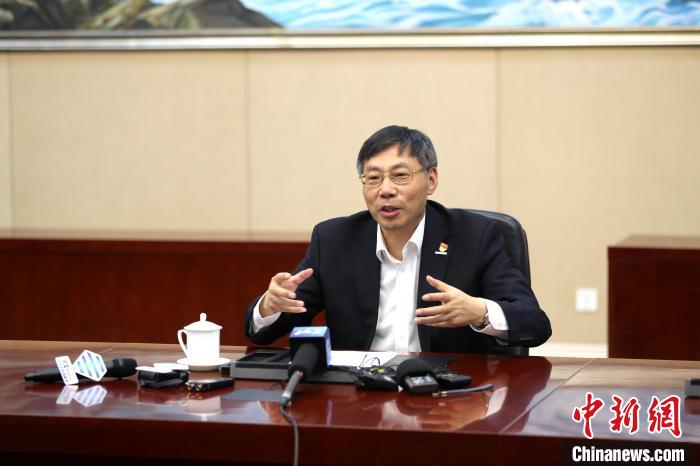 近日，全國人大代表、浪潮集團(tuán)董事長兼CEO孫丕恕接受媒體采訪。浪潮集圖供圖