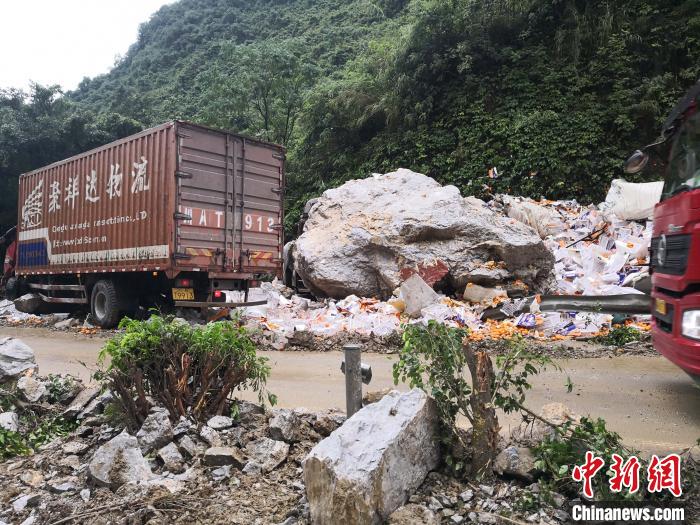 事故現(xiàn)場。　黃鵬 攝