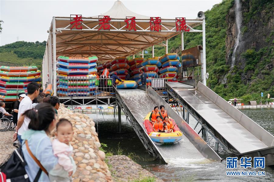 （新華全媒頭條·走向我們的小康生活·圖文互動(dòng)）（6）長(zhǎng)城腳下，小康村串成“珍珠鏈”