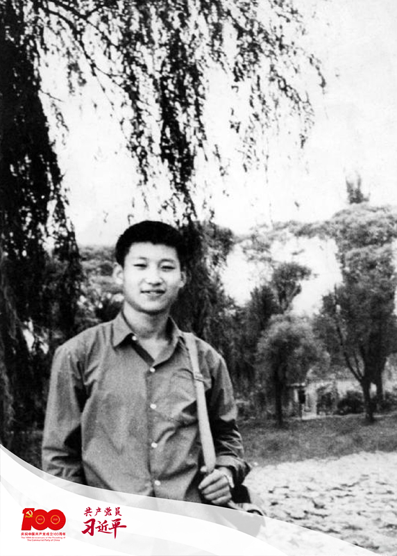 這是1972年，插隊回京探親時的習近平。