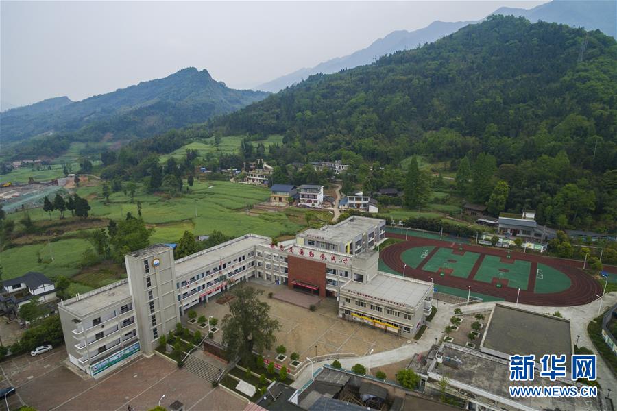 （習(xí)近平的小康故事·圖文互動）（4）“文明其精神，野蠻其體魄”——習(xí)近平同少年兒童的故事