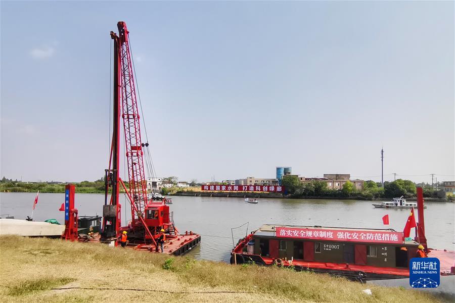 （圖文互動(dòng)）（11）“中國經(jīng)濟(jì)發(fā)展前景一定會(huì)更加光明”——習(xí)近平總書記引領(lǐng)統(tǒng)籌推進(jìn)高質(zhì)量發(fā)展和高水平安全述評(píng)