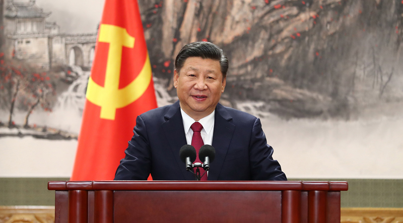 2017年10月25日，習近平總書記在北京人民大會堂同采訪十九大的中外記者見面。