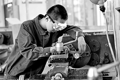 未來職業(yè)教育新前景:引導畢業(yè)生從“找工作”到“謀職業(yè)” 未來職業(yè)教育新前景:引導畢業(yè)生從“找工作”到“謀職業(yè)”