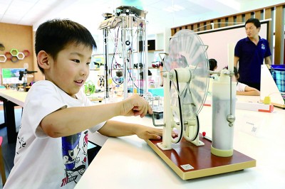 激勵(lì)創(chuàng)新，樹立“強(qiáng)國(guó)有我”鴻鵠志